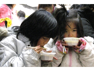 20111218 - �J�{�`���X�[�v�̂��U�镑�� -_10
